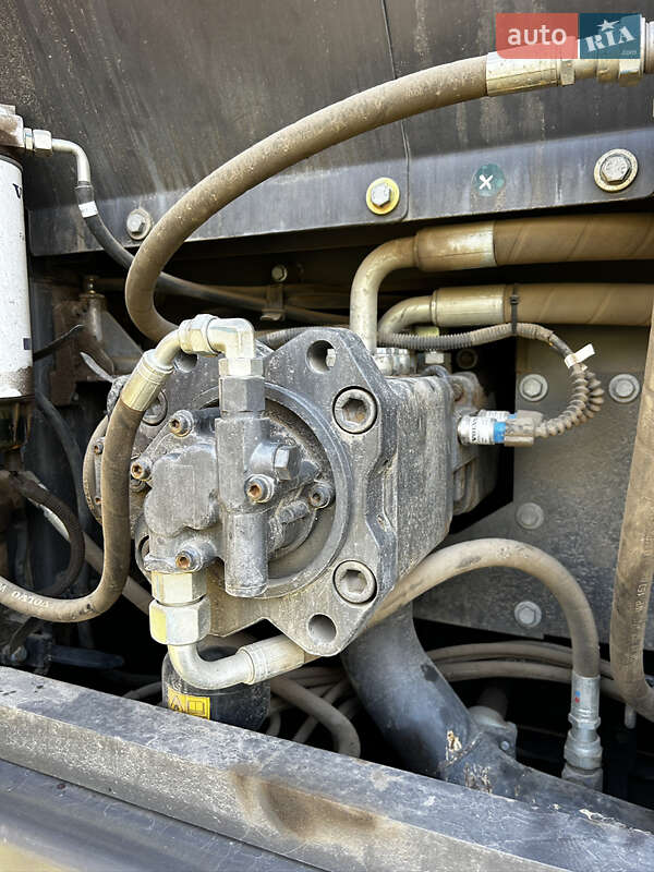 Гусеничний екскаватор Volvo EC 220DL 2018 в Києві фото 57 Гусеничний екскаватор Volvo EC 220DL 2018 в Києві