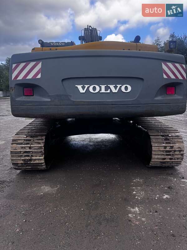 Гусеничный экскаватор Volvo EC 240 BNLC 2007 в Ивано-Франковске
