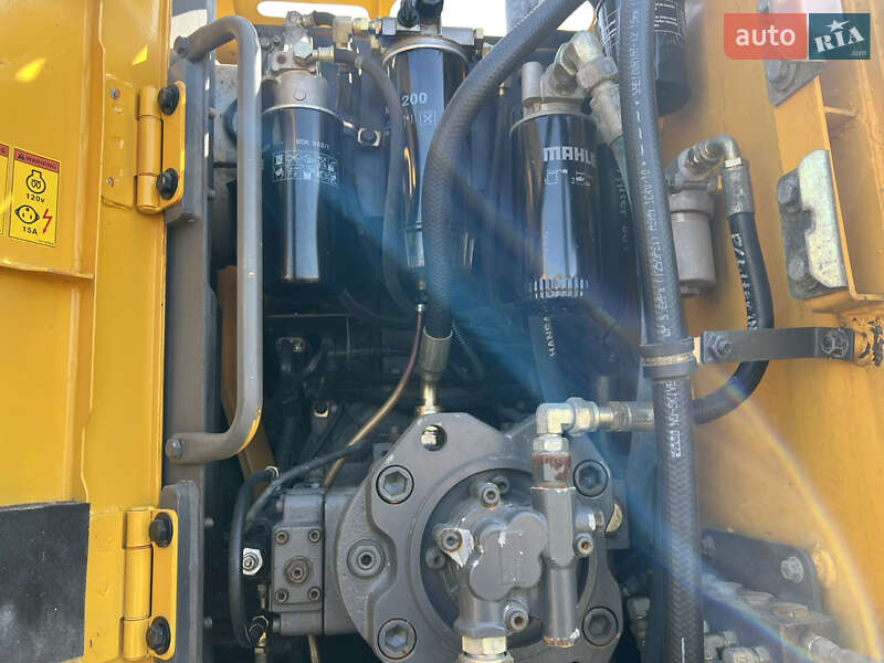 Гусеничний екскаватор Volvo EC 240CL 2008 в Луцьку