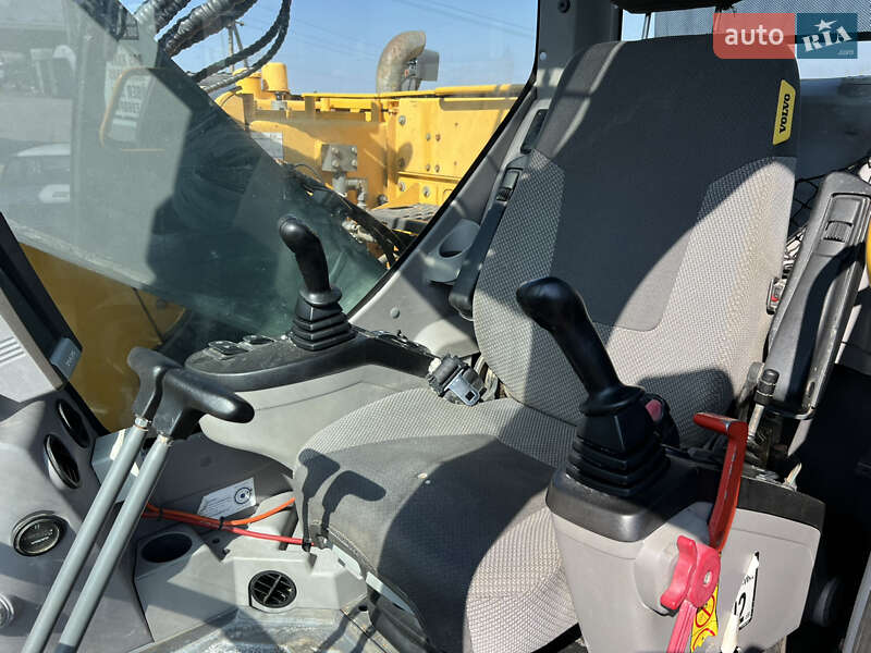 Гусеничний екскаватор Volvo EC 240CL 2008 в Луцьку