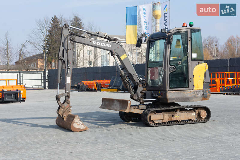 Миниэкскаватор Volvo EC 27C 2015 в Житомире фото 5 Миниэкскаватор Volvo EC 27C 2015 в Житомире