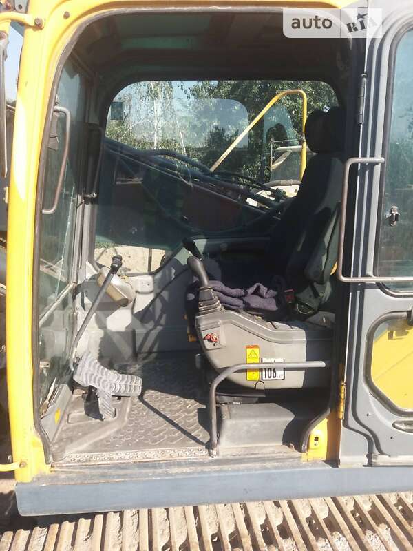 Гусеничний екскаватор Volvo EC 290B LC 2003 в Чернівцях