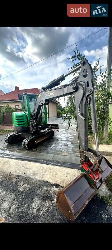 Миниэкскаватор Volvo EC 35 2014 в Ужгороде фото Миниэкскаватор Volvo EC 35 2014 в Ужгороде