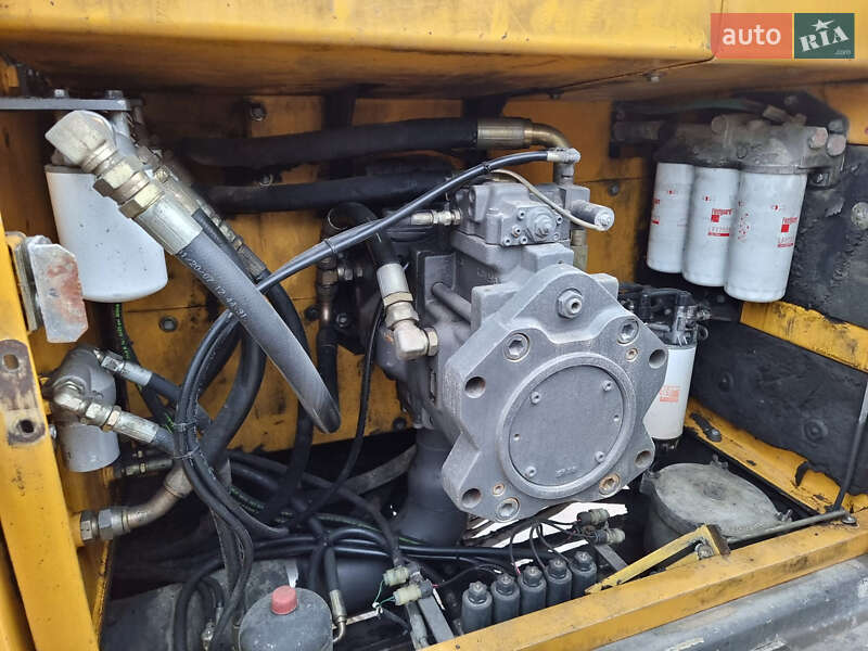 Гусеничный экскаватор Volvo EC 750D 2007 в Львове