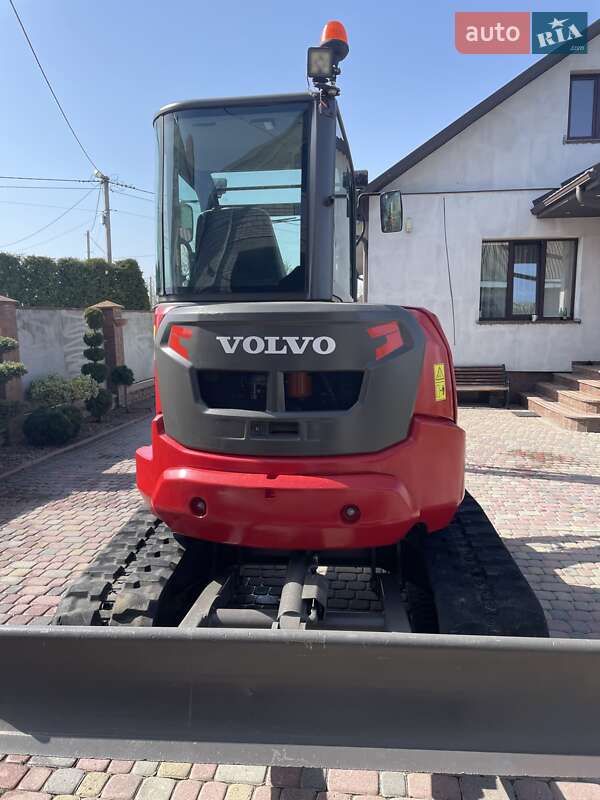 Гусеничный экскаватор Volvo ECR 50D 2016 в Луцке