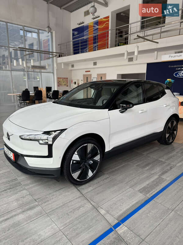 Volvo EX30 2024
