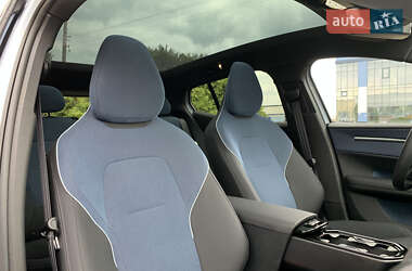 Позашляховик / Кросовер Volvo EX30 2024 в 