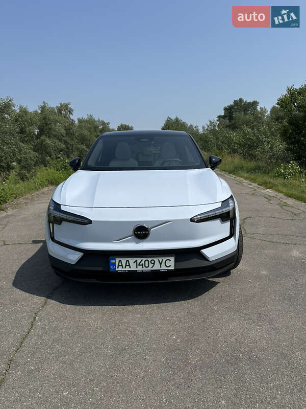 Внедорожник / Кроссовер Volvo EX30 2024 в Киеве