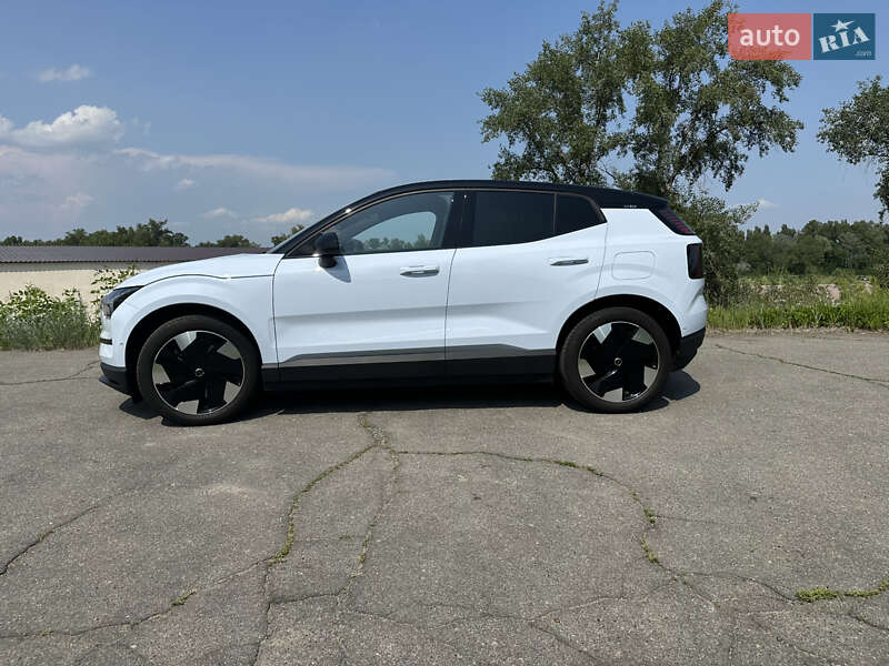 Внедорожник / Кроссовер Volvo EX30 2024 в Киеве