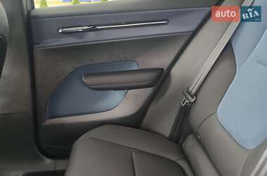 Внедорожник / Кроссовер Volvo EX30 2024 в 