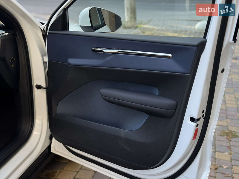 Внедорожник / Кроссовер Volvo EX30 2024 в Ивано-Франковске