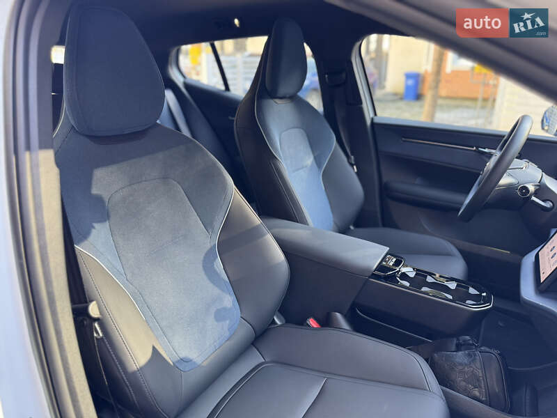 Внедорожник / Кроссовер Volvo EX30 2024 в Ивано-Франковске