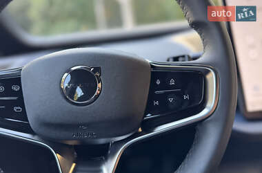 Внедорожник / Кроссовер Volvo EX30 2024 в 