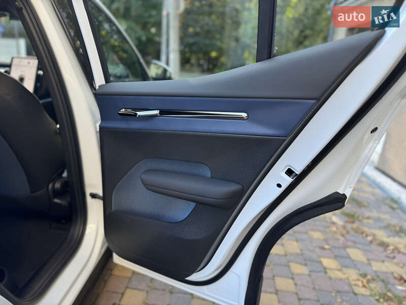 Внедорожник / Кроссовер Volvo EX30 2024 в Ивано-Франковске