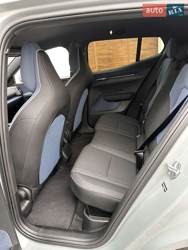 Позашляховик / Кросовер Volvo EX30 2024 в Ужгороді