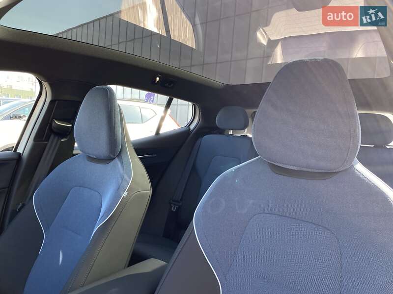 Позашляховик / Кросовер Volvo EX30 2024 в Дніпрі