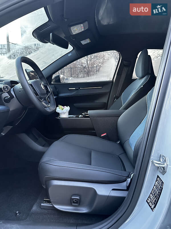 Внедорожник / Кроссовер Volvo EX30 2024 в Харькове