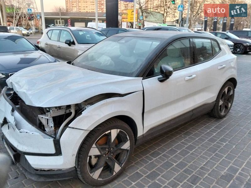 Volvo EX30 2023
