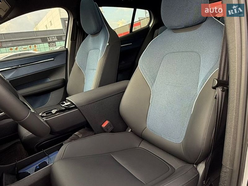 Внедорожник / Кроссовер Volvo EX30 2023 в Киеве