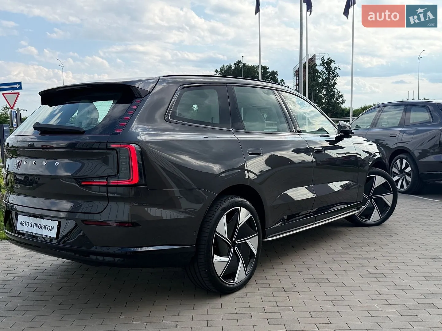 2025 Volvo EX90 - мініатюра 4