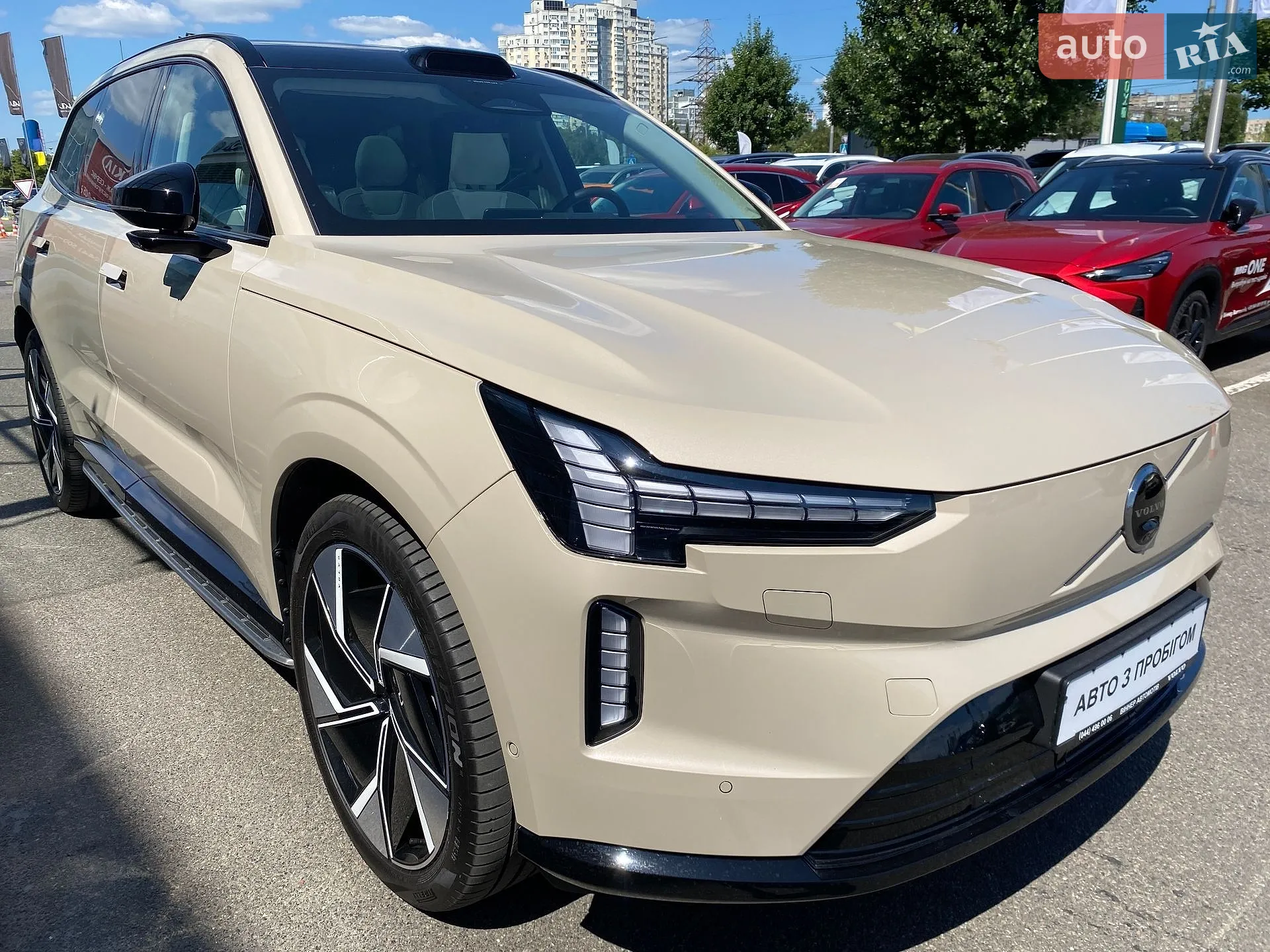 2025 Volvo EX90 - мініатюра 8