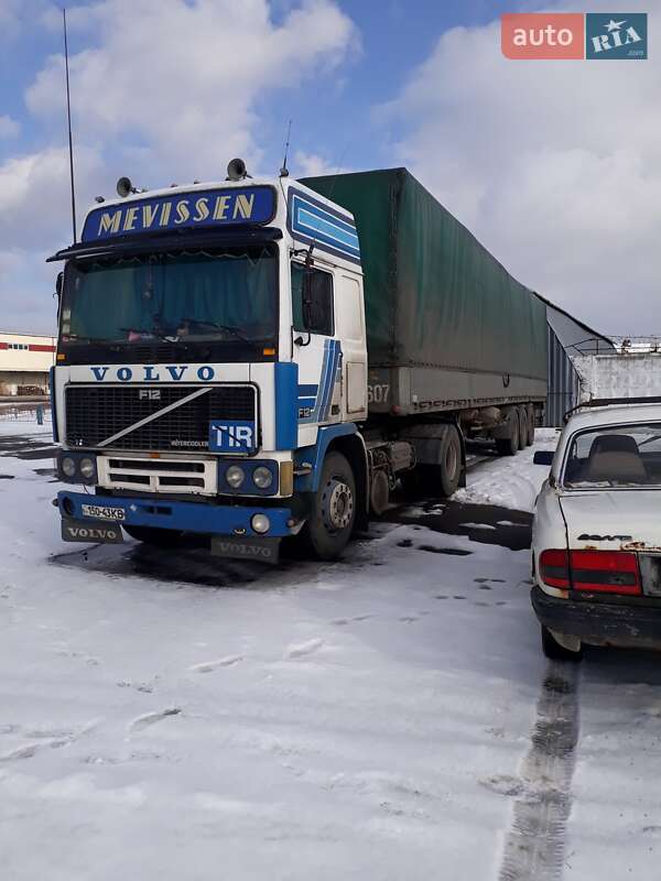 Тягач Volvo F12 1988 в 