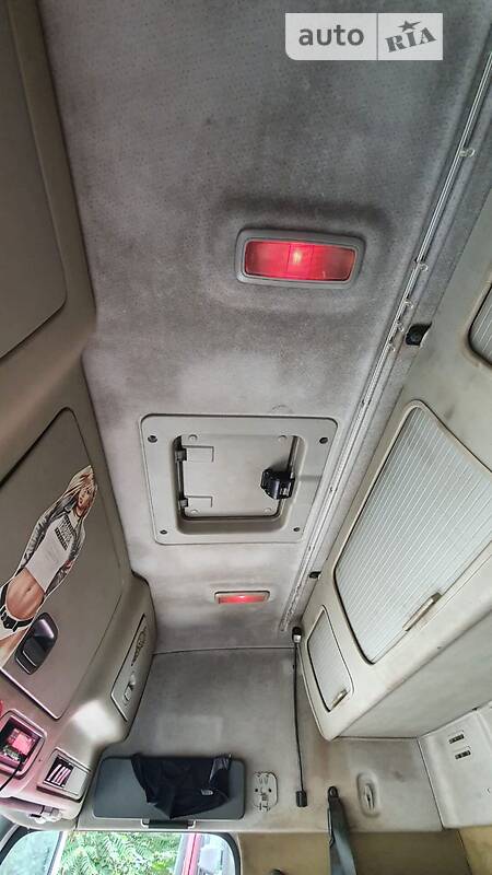 Контейнеровоз Volvo FH 12 2003 в Ужгороді