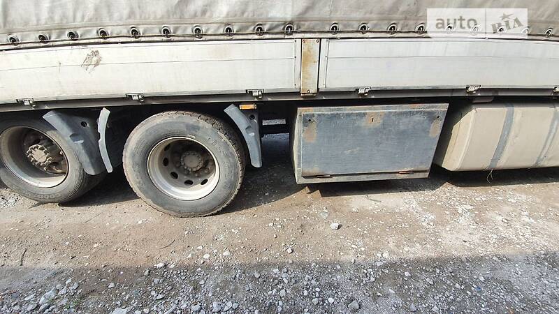 Контейнеровоз Volvo FH 12 2003 в Ужгороді