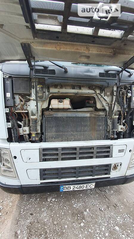 Контейнеровоз Volvo FH 12 2003 в Ужгороді