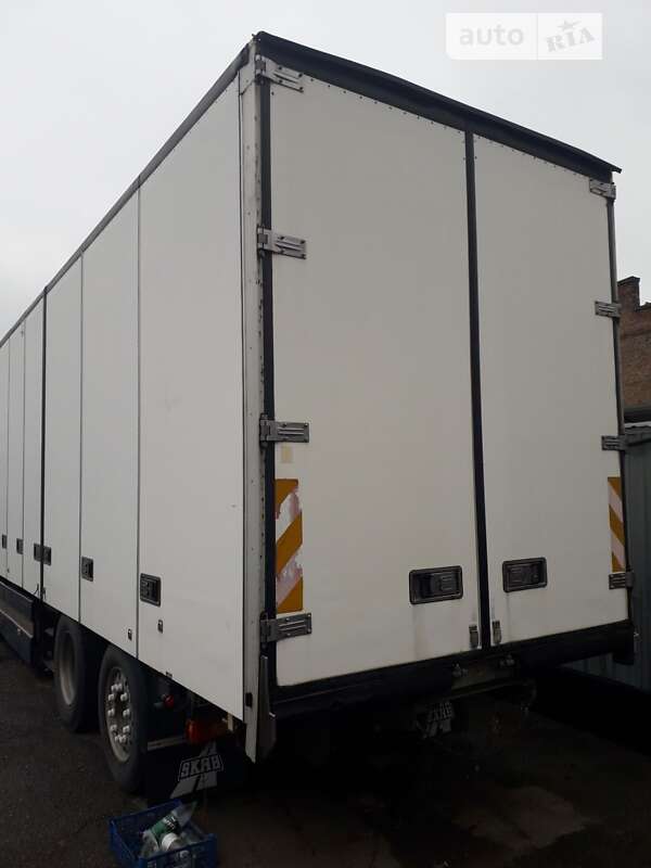 Вантажний фургон Volvo FH 12 2003 в Сумах
