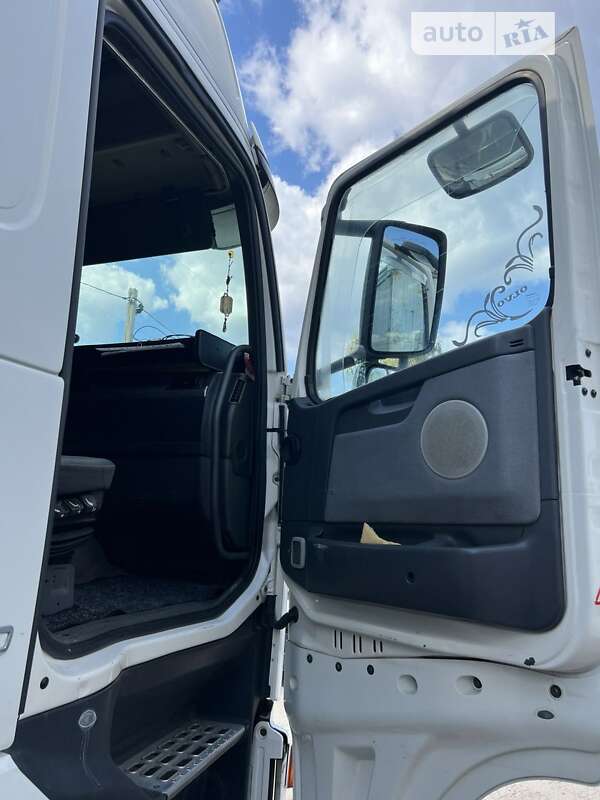 Тягач Volvo FH 12 2002 в Каневі