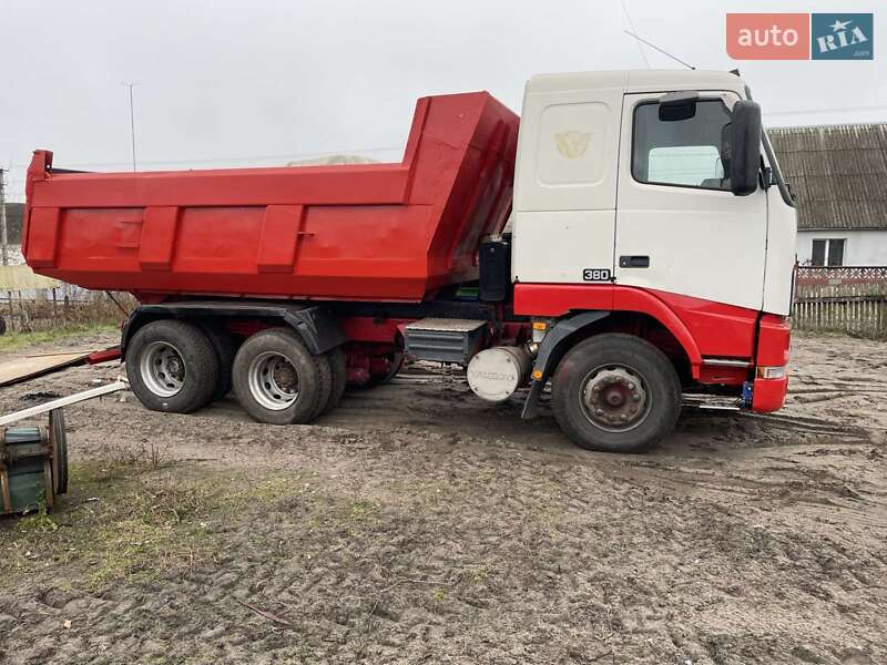 Самосвал Volvo FH 12 2000 в Ровно