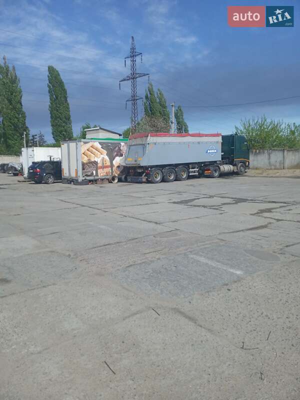 Самосвал Volvo FH 12 2000 в Сваляве