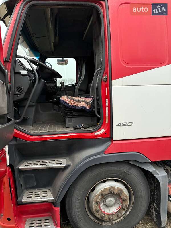 Зерновоз Volvo FH 12 2005 в Днепре