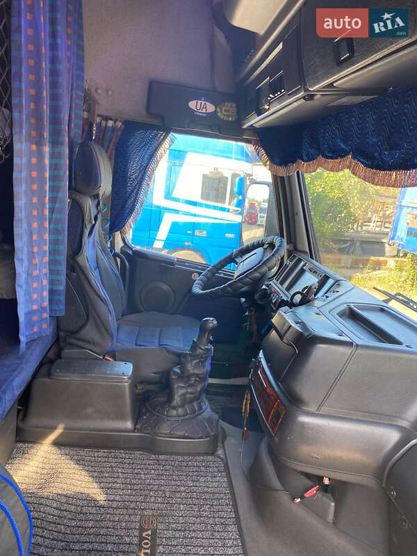 Самосвал Volvo FH 12 2000 в Киеве