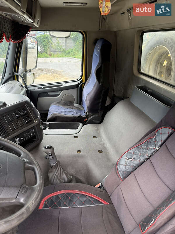 Самосвал Volvo FH 12 2004 в Киеве