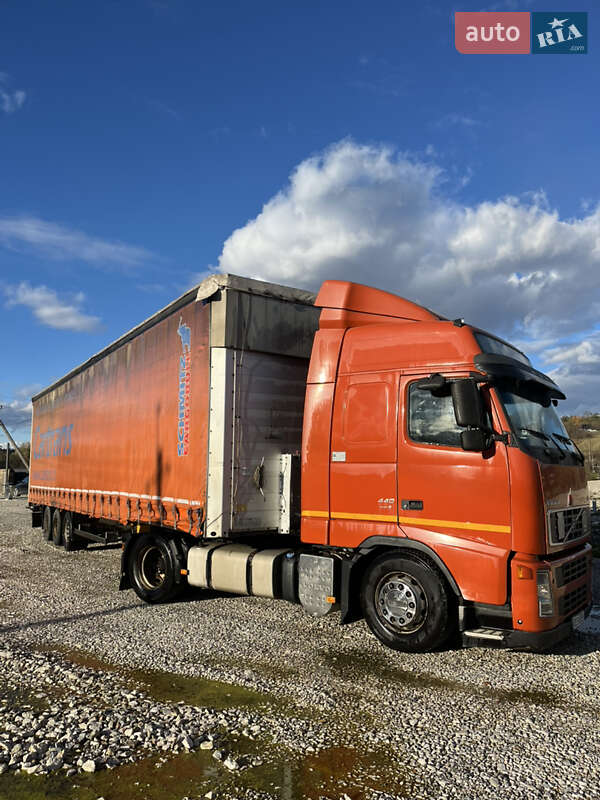 Тягач Volvo FH 12 2006 в Черновцах