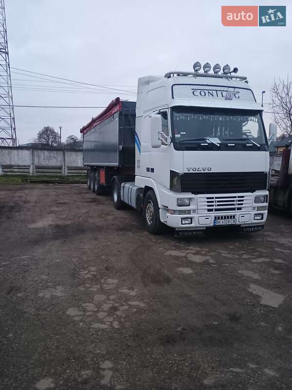 Тягач Volvo FH 12 2002 в Млинове