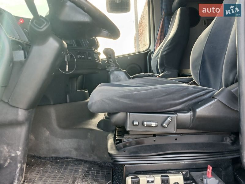 Кран-манипулятор Volvo FH 12 2000 в Запорожье