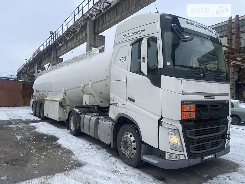 Тягач Volvo FH 13 2015 в Черкасах