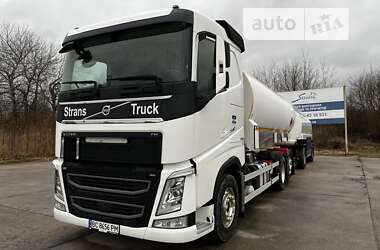 Бензовоз Volvo FH 13 2017 в Львове