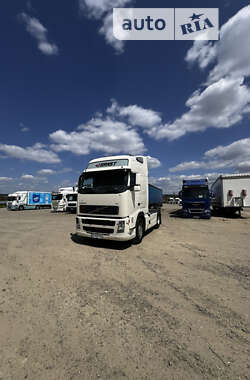 Тягач Volvo FH 13 2006 в Черновцах