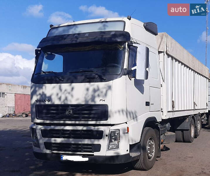 Контейнеровоз Volvo FH 13 2006 в 