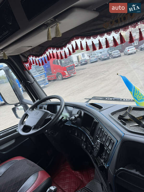 Тягач Volvo FH 13 2013 в Дніпрі