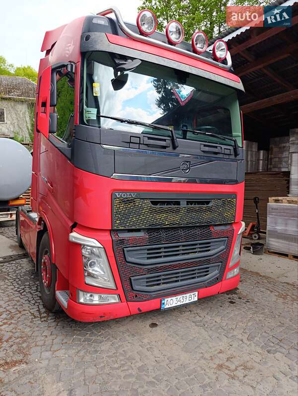 Тягач Volvo FH 13 2014 в Сваляве