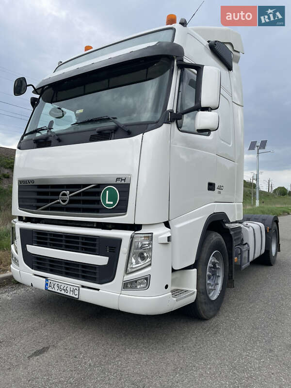 Тягач Volvo FH 13 2010 в 