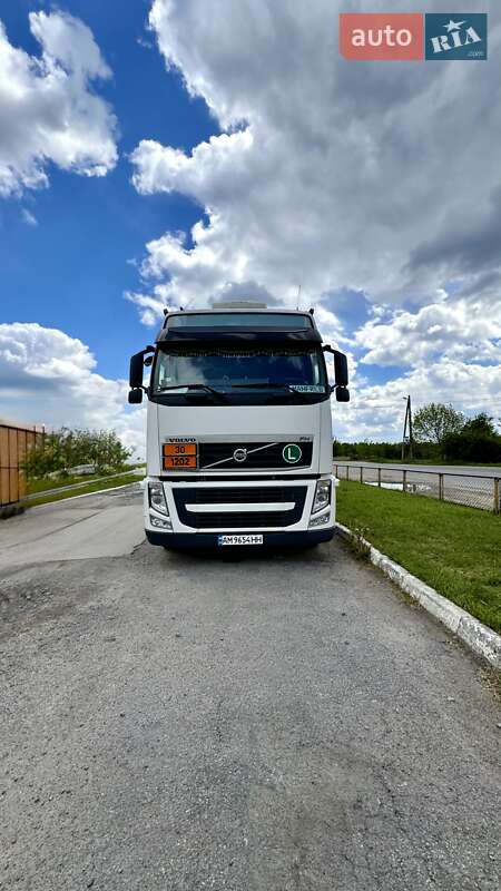 Бензовоз Volvo FH 13 2013 в 