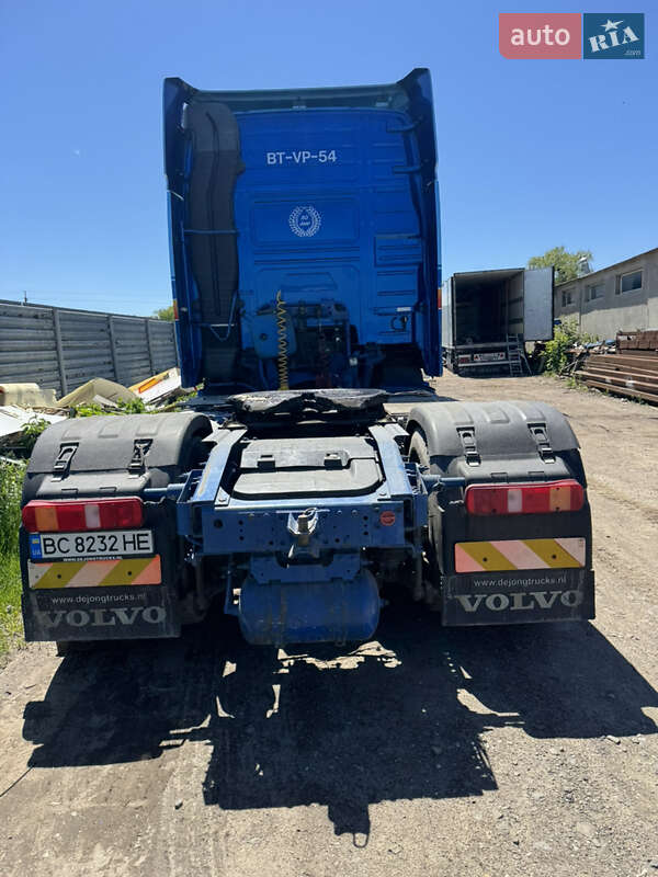 Тягач Volvo FH 13 2008 в Золочеві