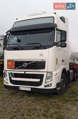 Бензовоз Volvo FH 13 2011 в Долині
