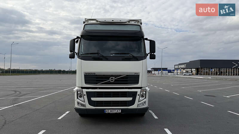 Для перевезення тварин Volvo FH 13 2012 в Дніпрі